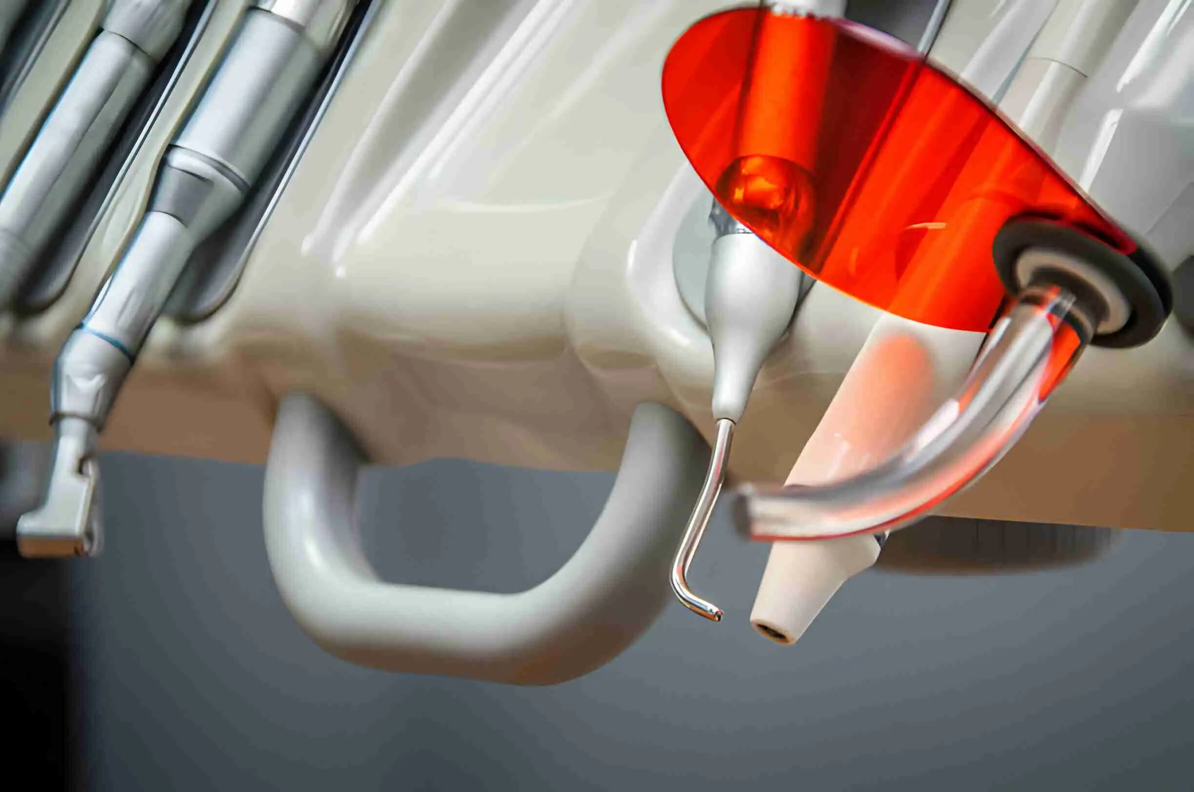 Metallic dentist tool
