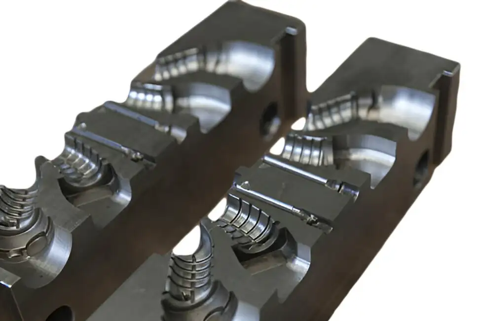 semi-glossMetal tool for molding-mold core